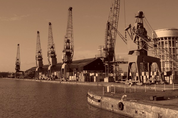 Waterfront dockyard